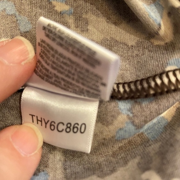 BCBG MAXAZRIA Criss Cross Stretch Dress Flatter - Picture 5 of 6